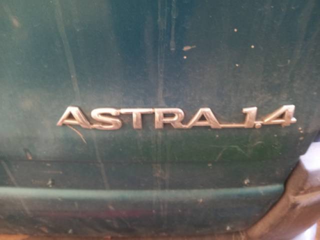 Opel ASTRA EN DESARME chocado usado automático $400.000