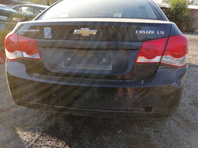 Chevrolet Cruze NBLS chocado negro $450.000
