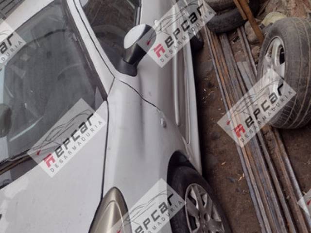 Peugeot 207 COMPACT EN DESARME chocado usado bencina $1.000.000