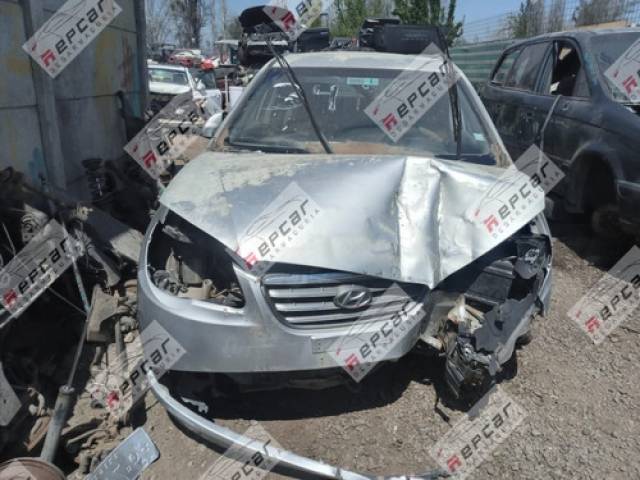 Hyundai ELANTRA EN DESARME chocado 2010 gris Santiago