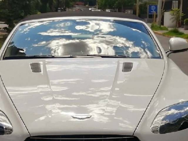 Aston Martin Vantage Roadster CA blanco $72.000.000