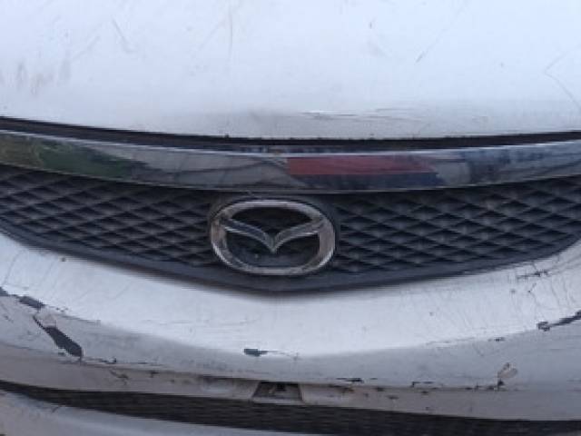 Mazda 323 EN DESARME chocado usado bencina El Bosque