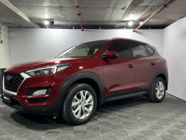 Hyundai Tucson 2.0 TL VALUE FL AT 2019 rojo 69.976 kilómetros Las Condes